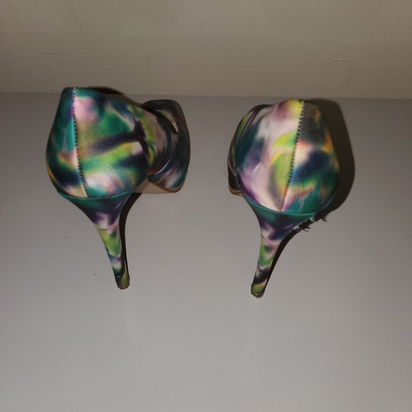 Shoes - Picture 3 of 5